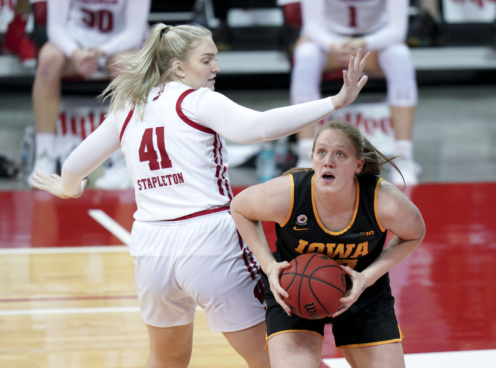 Iowa 84, UW 70